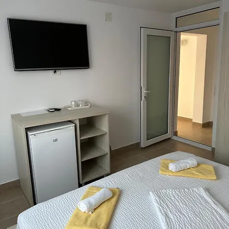Pensión Casa George *