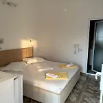 招待所 Casa George 科斯蒂内什蒂