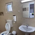 Casa George 科斯蒂内什蒂