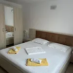Casa George 招待所 科斯蒂内什蒂