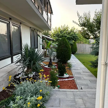 招待所 Casa George 3*